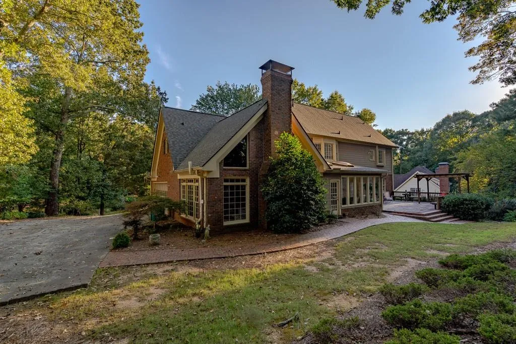 1590 Bakers Glen Drive, Sandy Springs, Georgia 30350, 5 Bedrooms Bedrooms, ,5 BathroomsBathrooms,Residential,Sold,1590 Bakers Glen Drive,6794167
