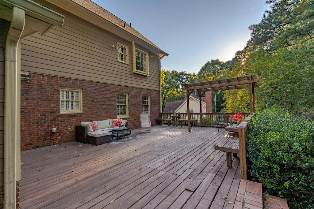 1590 Bakers Glen Drive, Sandy Springs, Georgia 30350, 5 Bedrooms Bedrooms, ,5 BathroomsBathrooms,Residential,Sold,1590 Bakers Glen Drive,6794167