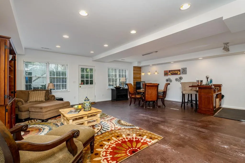 1590 Bakers Glen Drive, Sandy Springs, Georgia 30350, 5 Bedrooms Bedrooms, ,5 BathroomsBathrooms,Residential,Sold,1590 Bakers Glen Drive,6794167