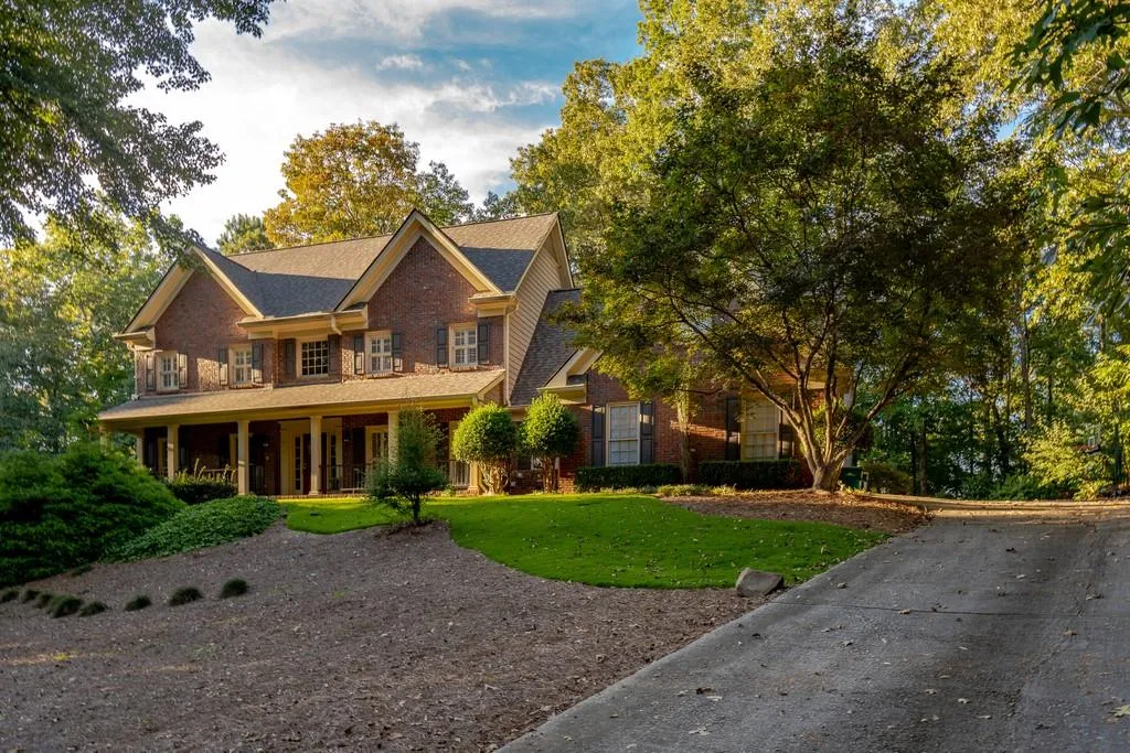 1590 Bakers Glen Drive, Sandy Springs, Georgia 30350, 5 Bedrooms Bedrooms, ,5 BathroomsBathrooms,Residential,Sold,1590 Bakers Glen Drive,6794167