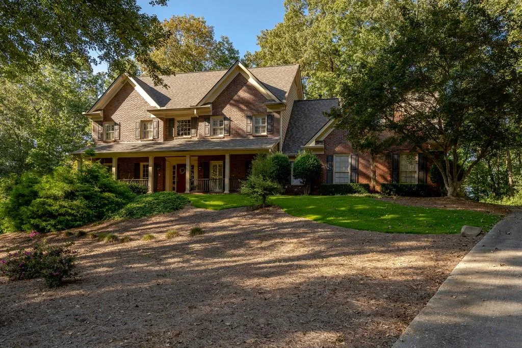 1590 Bakers Glen Drive, Sandy Springs, Georgia 30350, 5 Bedrooms Bedrooms, ,5 BathroomsBathrooms,Residential,Sold,1590 Bakers Glen Drive,6794167