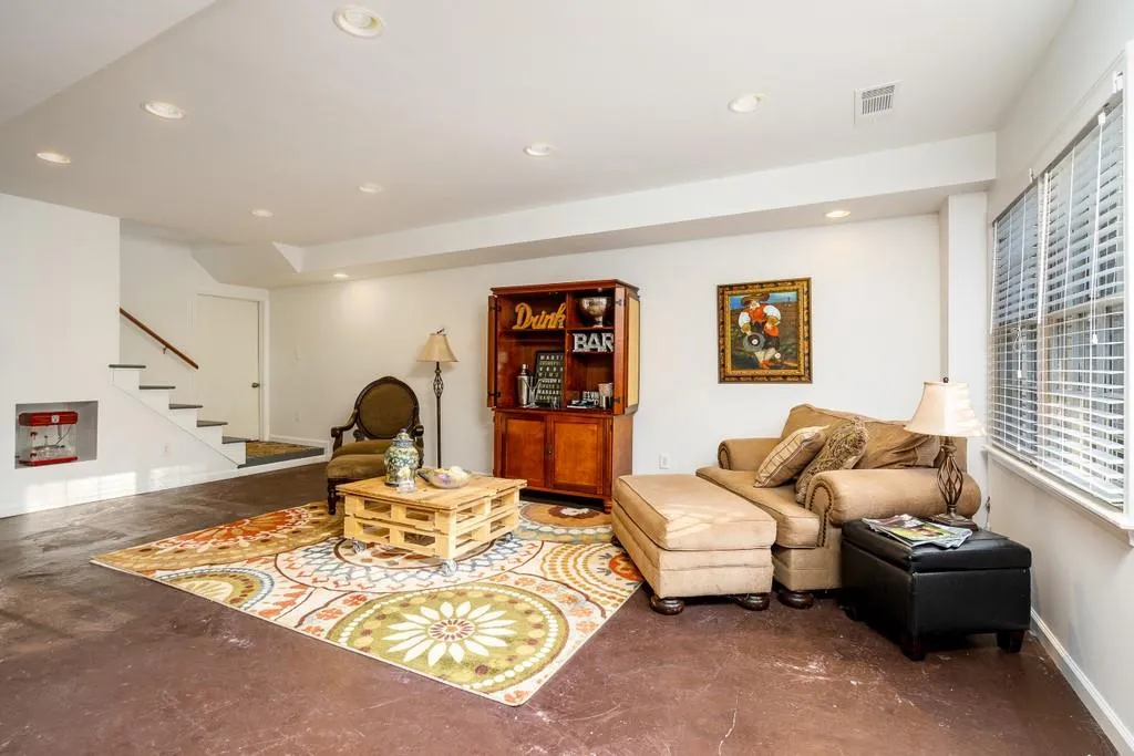 1590 Bakers Glen Drive, Sandy Springs, Georgia 30350, 5 Bedrooms Bedrooms, ,5 BathroomsBathrooms,Residential,Sold,1590 Bakers Glen Drive,6794167