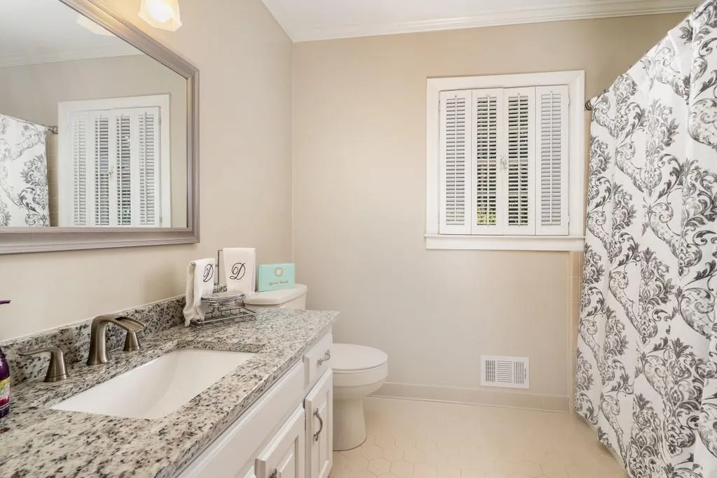 1590 Bakers Glen Drive, Sandy Springs, Georgia 30350, 5 Bedrooms Bedrooms, ,5 BathroomsBathrooms,Residential,Sold,1590 Bakers Glen Drive,6794167
