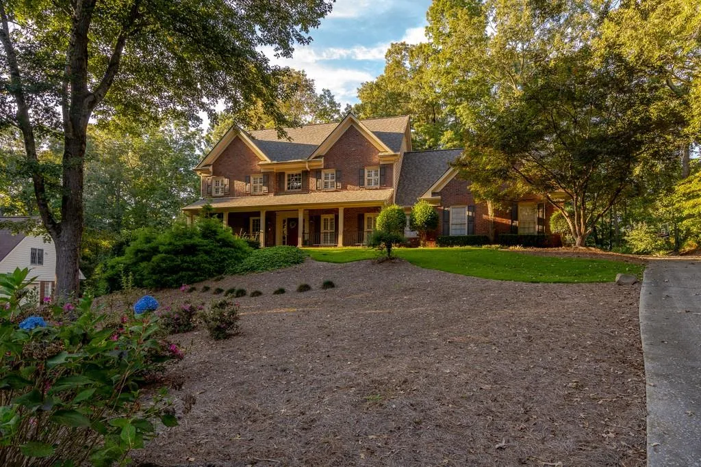 1590 Bakers Glen Drive, Sandy Springs, Georgia 30350, 5 Bedrooms Bedrooms, ,5 BathroomsBathrooms,Residential,Sold,1590 Bakers Glen Drive,6794167