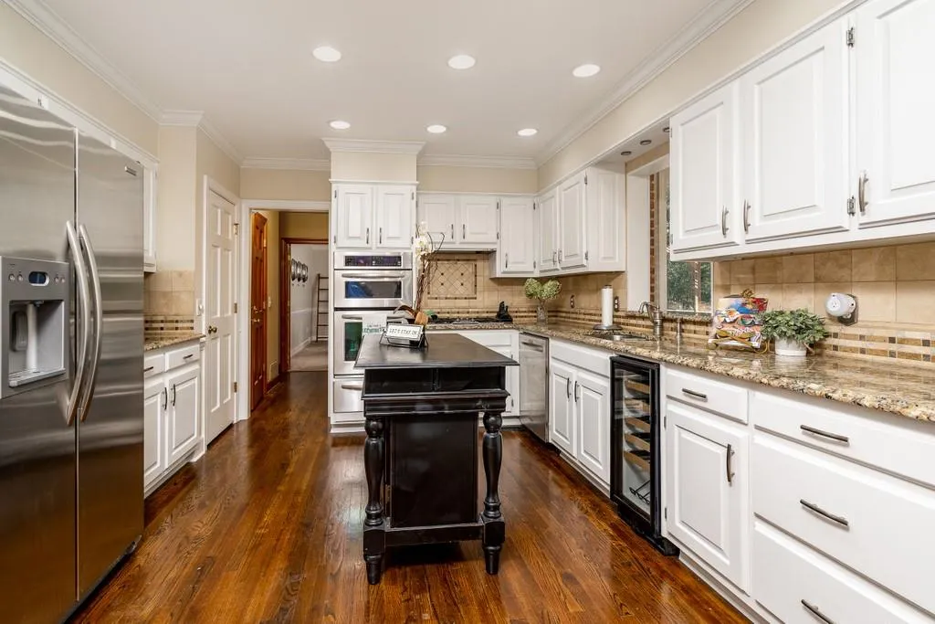 1590 Bakers Glen Drive, Sandy Springs, Georgia 30350, 5 Bedrooms Bedrooms, ,5 BathroomsBathrooms,Residential,Sold,1590 Bakers Glen Drive,6794167