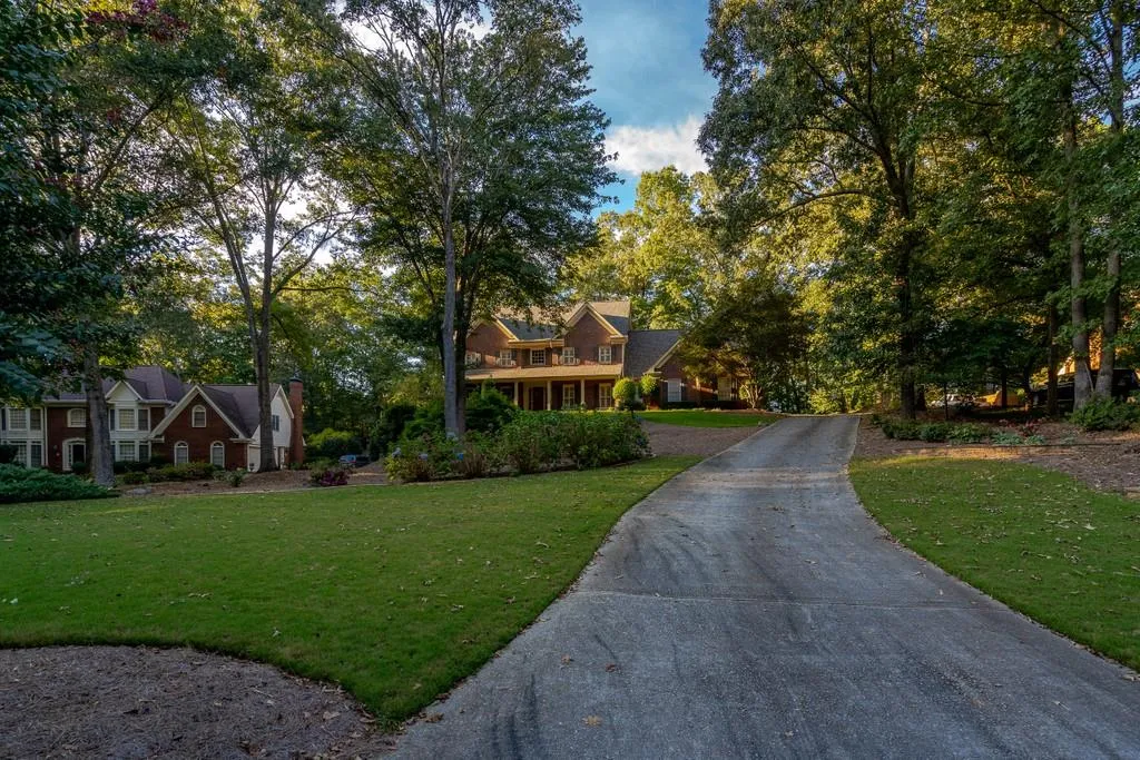 1590 Bakers Glen Drive, Sandy Springs, Georgia 30350, 5 Bedrooms Bedrooms, ,5 BathroomsBathrooms,Residential,Sold,1590 Bakers Glen Drive,6794167