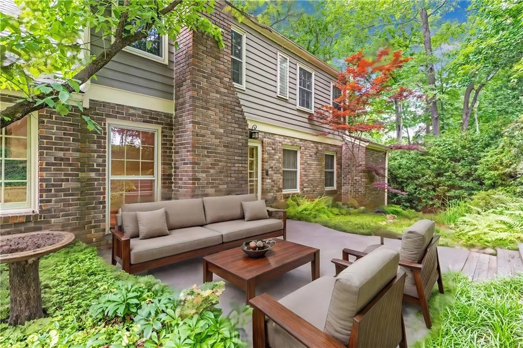 Virtually staged patio