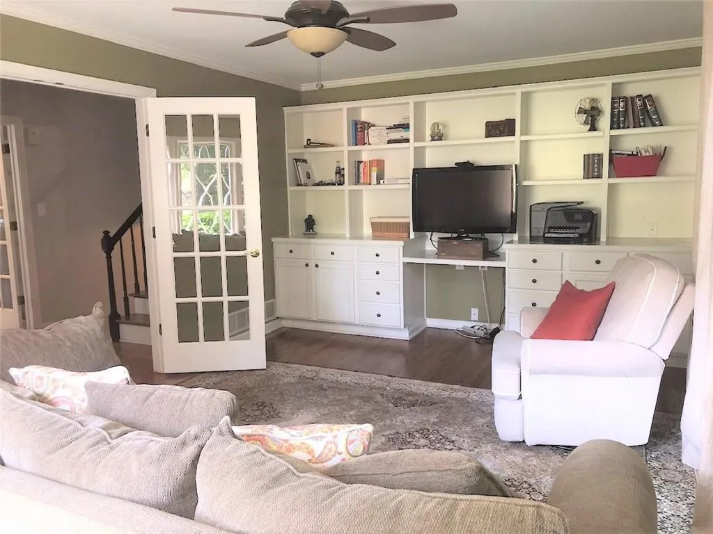 560 Carriage Drive, Sandy Springs, Georgia 30328, 4 Bedrooms Bedrooms, ,3 BathroomsBathrooms,Residential,Sold,560 Carriage Drive,6678794