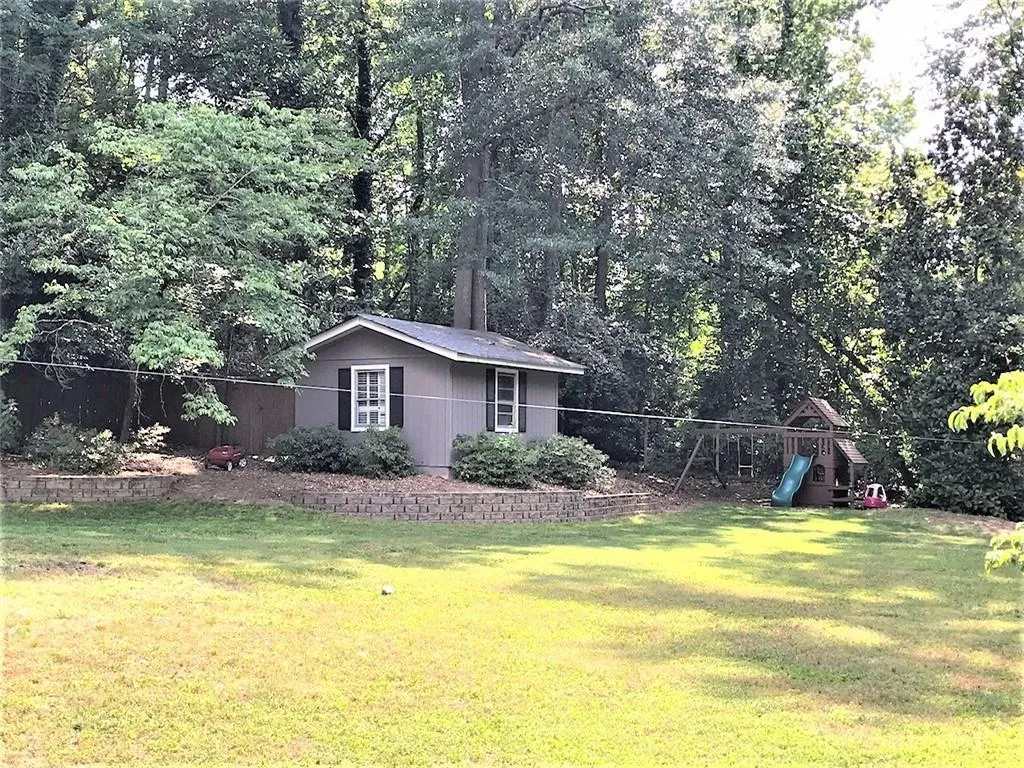 560 Carriage Drive, Sandy Springs, Georgia 30328, 4 Bedrooms Bedrooms, ,3 BathroomsBathrooms,Residential,Sold,560 Carriage Drive,6678794