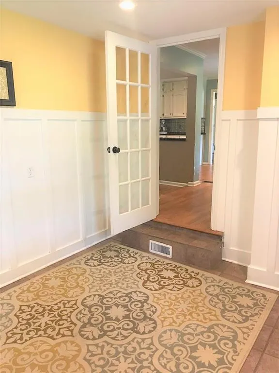 560 Carriage Drive, Sandy Springs, Georgia 30328, 4 Bedrooms Bedrooms, ,3 BathroomsBathrooms,Residential,Sold,560 Carriage Drive,6678794