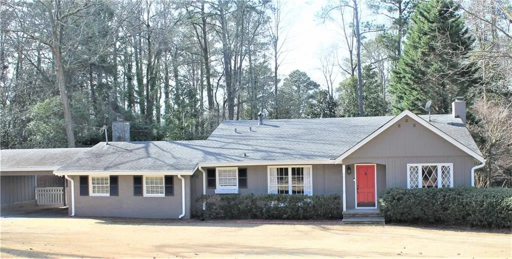 560 Carriage Drive, Sandy Springs, Georgia 30328, 4 Bedrooms Bedrooms, ,3 BathroomsBathrooms,Residential,Sold,560 Carriage Drive,6678794