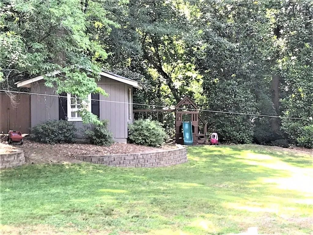 560 Carriage Drive, Sandy Springs, Georgia 30328, 4 Bedrooms Bedrooms, ,3 BathroomsBathrooms,Residential,Sold,560 Carriage Drive,6678794