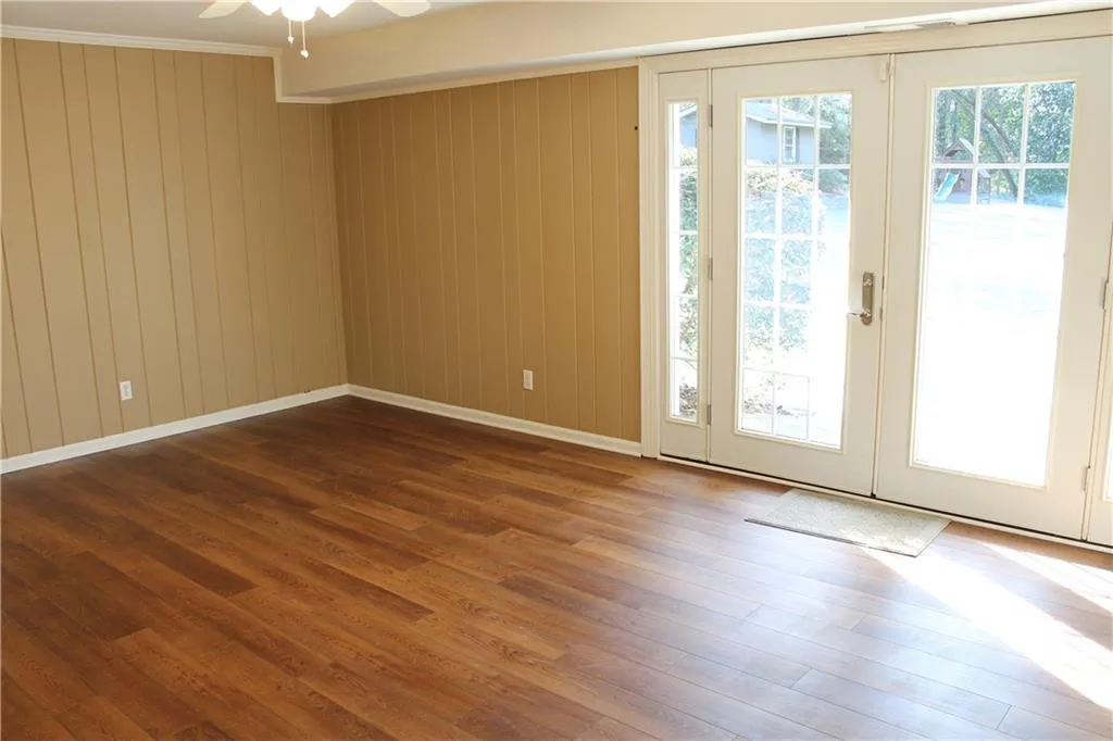 560 Carriage Drive, Sandy Springs, Georgia 30328, 4 Bedrooms Bedrooms, ,3 BathroomsBathrooms,Residential,Sold,560 Carriage Drive,6678794