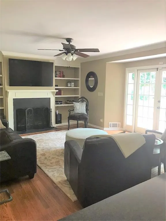 560 Carriage Drive, Sandy Springs, Georgia 30328, 4 Bedrooms Bedrooms, ,3 BathroomsBathrooms,Residential,Sold,560 Carriage Drive,6678794