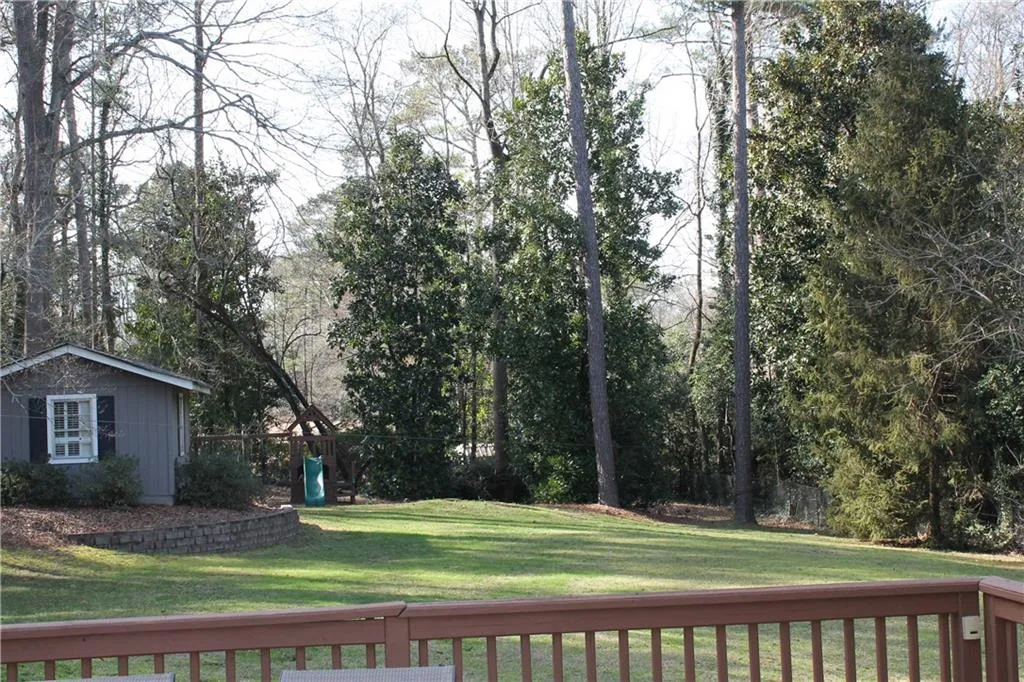 560 Carriage Drive, Sandy Springs, Georgia 30328, 4 Bedrooms Bedrooms, ,3 BathroomsBathrooms,Residential,Sold,560 Carriage Drive,6678794