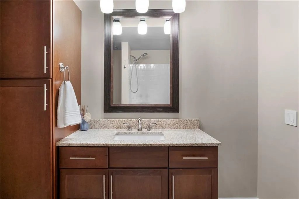 6851 Roswell Road Unit F1, Sandy Springs, Georgia 30328, 2 Bedrooms Bedrooms, ,2 BathroomsBathrooms,Residential,Sold,6851 Roswell Road Unit F1,7031931