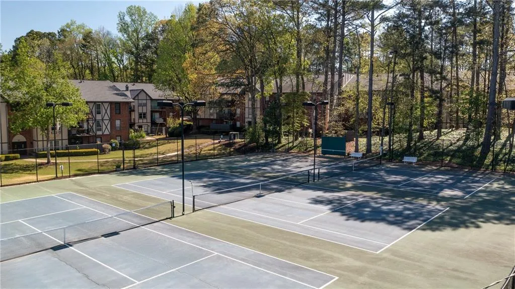 6851 Roswell Road Unit F1, Sandy Springs, Georgia 30328, 2 Bedrooms Bedrooms, ,2 BathroomsBathrooms,Residential,Sold,6851 Roswell Road Unit F1,7031931