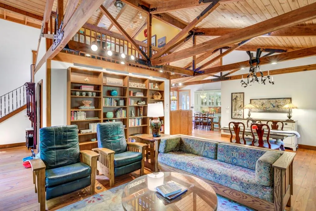 5200 Riverview Road, Atlanta, Georgia 30327, 4 Bedrooms Bedrooms, ,2 BathroomsBathrooms,Residential,Sold,5200 Riverview Road,7128060