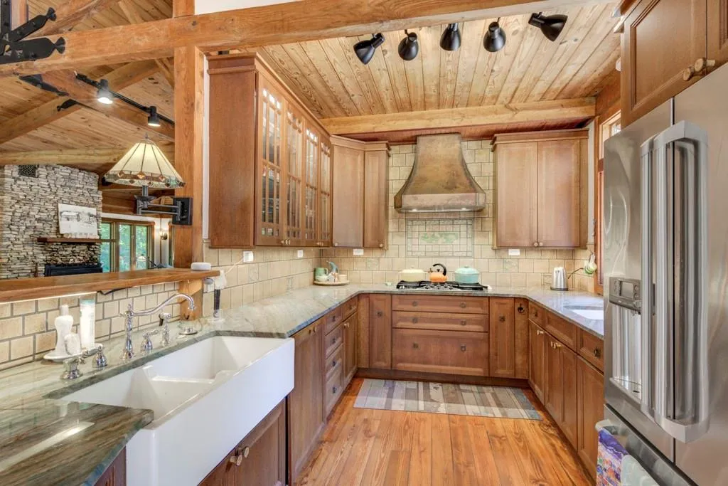 5200 Riverview Road, Atlanta, Georgia 30327, 4 Bedrooms Bedrooms, ,2 BathroomsBathrooms,Residential,Sold,5200 Riverview Road,7128060