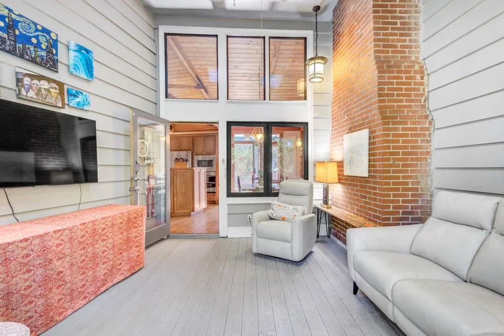 5200 Riverview Road, Atlanta, Georgia 30327, 4 Bedrooms Bedrooms, ,2 BathroomsBathrooms,Residential,Sold,5200 Riverview Road,7128060