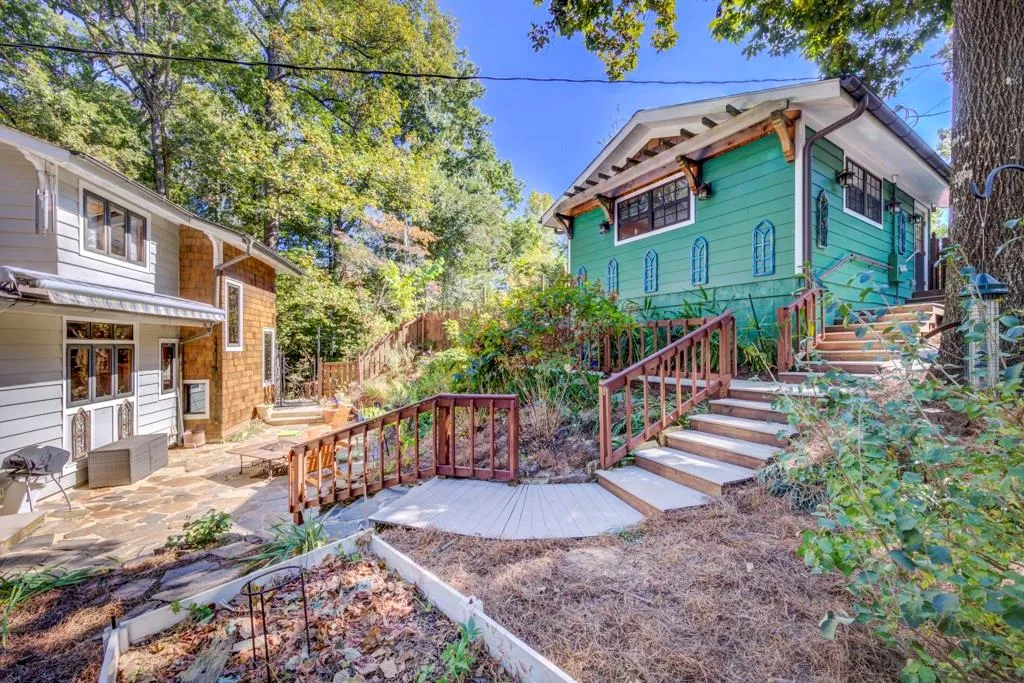 5200 Riverview Road, Atlanta, Georgia 30327, 4 Bedrooms Bedrooms, ,2 BathroomsBathrooms,Residential,Sold,5200 Riverview Road,7128060