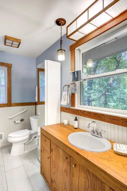 5200 Riverview Road, Atlanta, Georgia 30327, 4 Bedrooms Bedrooms, ,2 BathroomsBathrooms,Residential,Sold,5200 Riverview Road,7128060