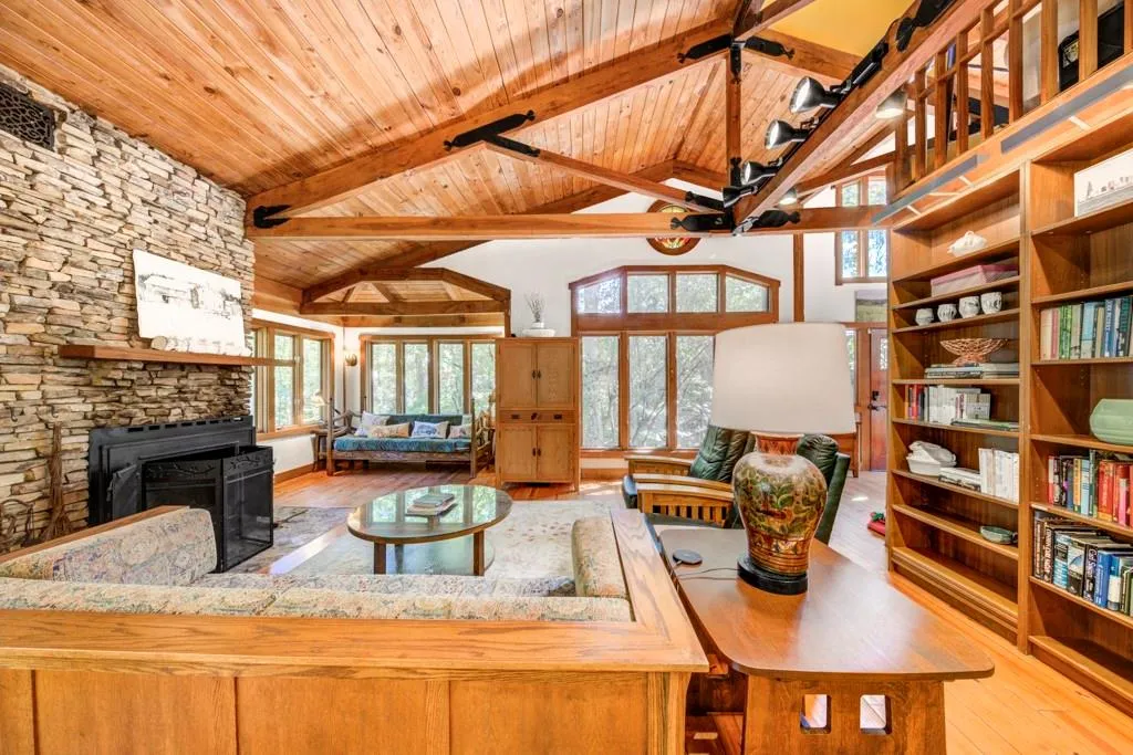 5200 Riverview Road, Atlanta, Georgia 30327, 4 Bedrooms Bedrooms, ,2 BathroomsBathrooms,Residential,Sold,5200 Riverview Road,7128060