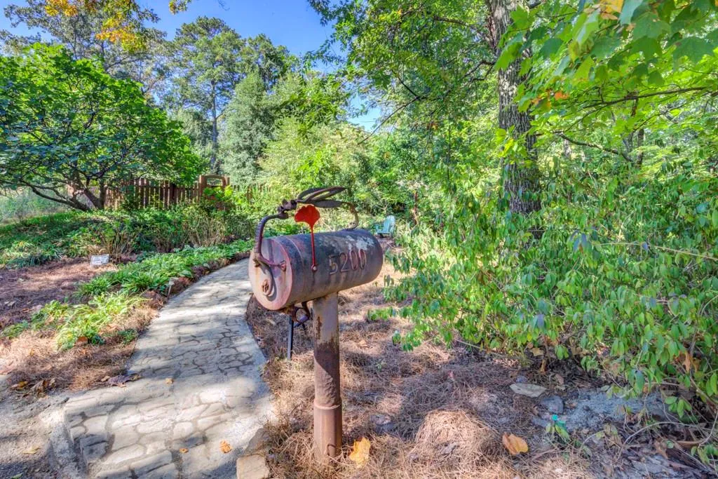 5200 Riverview Road, Atlanta, Georgia 30327, 4 Bedrooms Bedrooms, ,2 BathroomsBathrooms,Residential,Sold,5200 Riverview Road,7128060