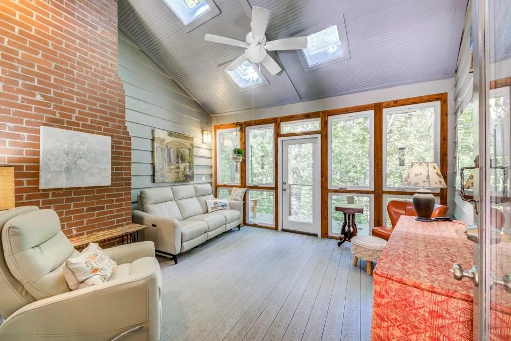 5200 Riverview Road, Atlanta, Georgia 30327, 4 Bedrooms Bedrooms, ,2 BathroomsBathrooms,Residential,Sold,5200 Riverview Road,7128060