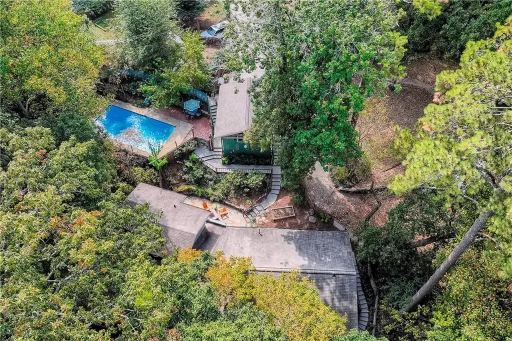 5200 Riverview Road, Atlanta, Georgia 30327, 4 Bedrooms Bedrooms, ,2 BathroomsBathrooms,Residential,Sold,5200 Riverview Road,7128060