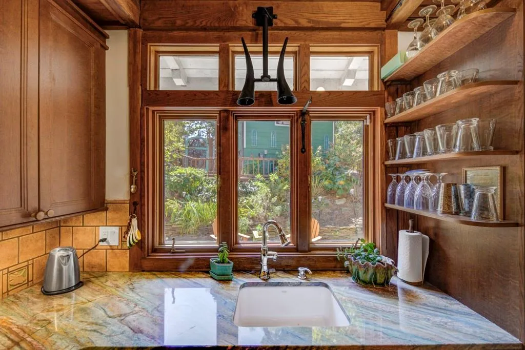 5200 Riverview Road, Atlanta, Georgia 30327, 4 Bedrooms Bedrooms, ,2 BathroomsBathrooms,Residential,Sold,5200 Riverview Road,7128060