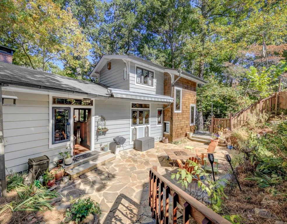 5200 Riverview Road, Atlanta, Georgia 30327, 4 Bedrooms Bedrooms, ,2 BathroomsBathrooms,Residential,Sold,5200 Riverview Road,7128060