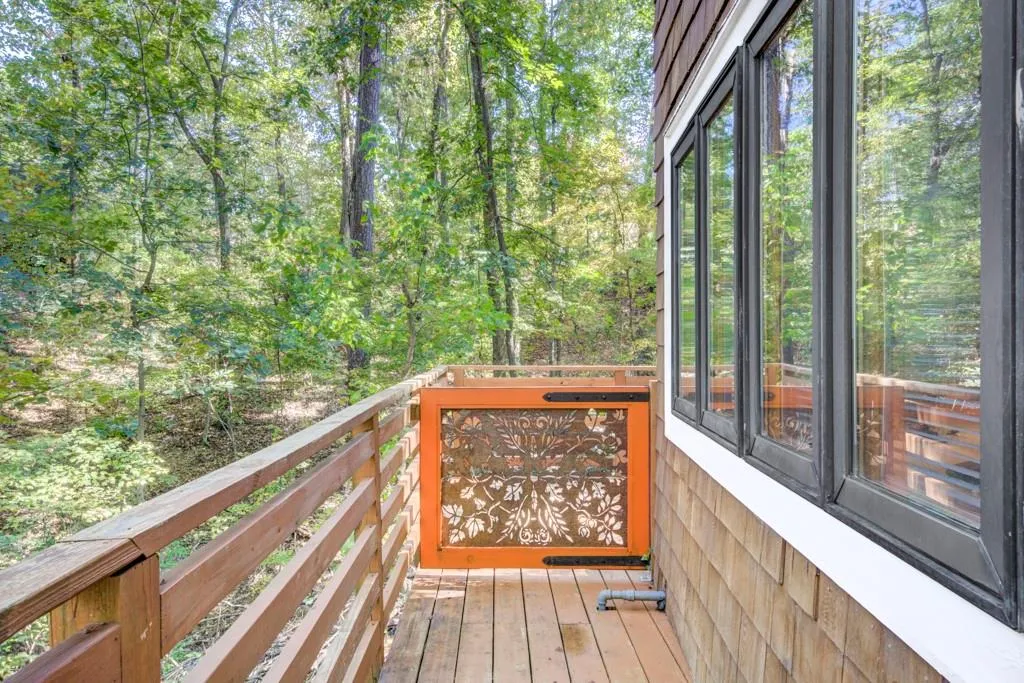 5200 Riverview Road, Atlanta, Georgia 30327, 4 Bedrooms Bedrooms, ,2 BathroomsBathrooms,Residential,Sold,5200 Riverview Road,7128060