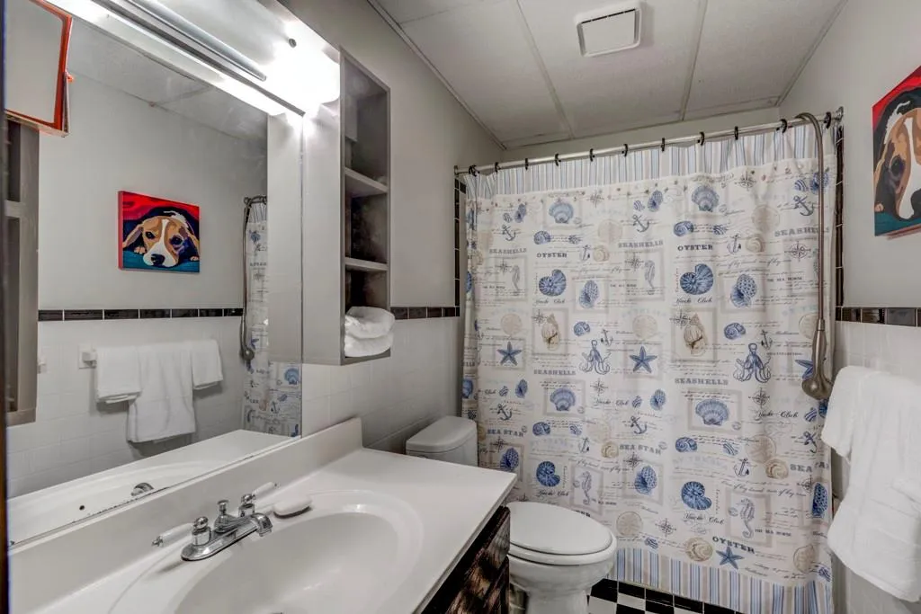 5200 Riverview Road, Atlanta, Georgia 30327, 4 Bedrooms Bedrooms, ,2 BathroomsBathrooms,Residential,Sold,5200 Riverview Road,7128060