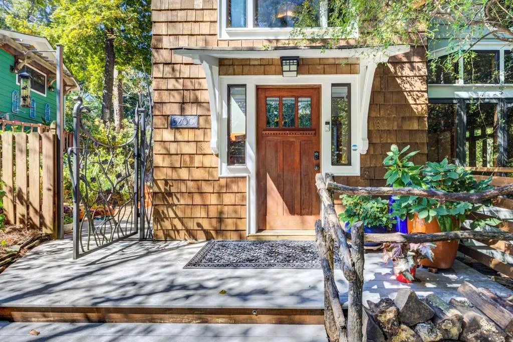 5200 Riverview Road, Atlanta, Georgia 30327, 4 Bedrooms Bedrooms, ,2 BathroomsBathrooms,Residential,Sold,5200 Riverview Road,7128060