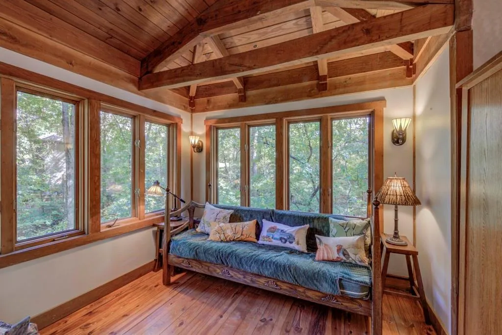 5200 Riverview Road, Atlanta, Georgia 30327, 4 Bedrooms Bedrooms, ,2 BathroomsBathrooms,Residential,Sold,5200 Riverview Road,7128060