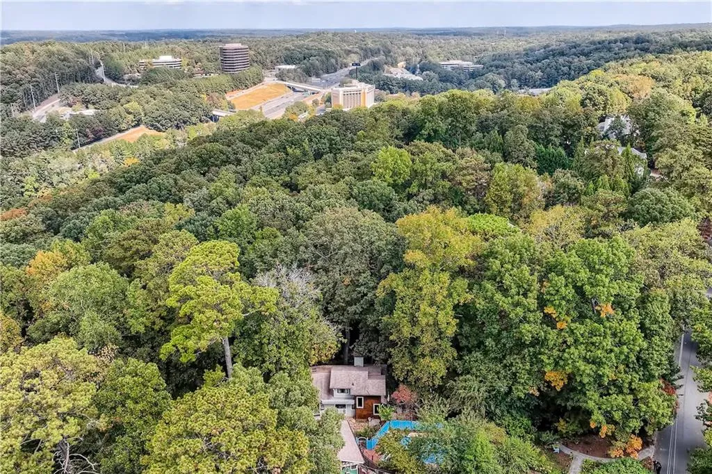 5200 Riverview Road, Atlanta, Georgia 30327, 4 Bedrooms Bedrooms, ,2 BathroomsBathrooms,Residential,Sold,5200 Riverview Road,7128060