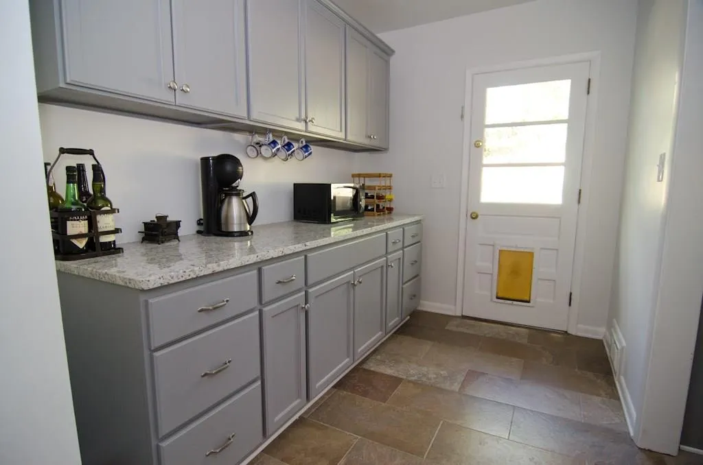 5810 Brookgreen Road, Sandy Springs, Georgia 30328, 4 Bedrooms Bedrooms, ,3 BathroomsBathrooms,Residential,Sold,5810 Brookgreen Road,5663210