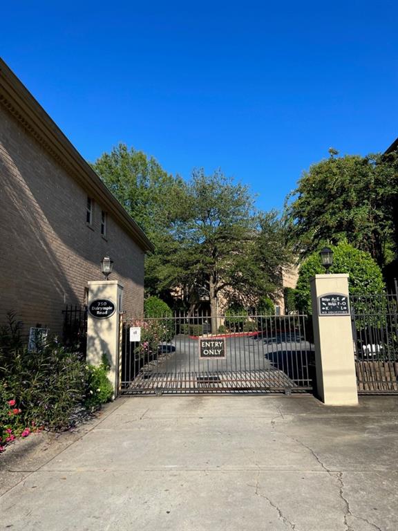 750 Dalrymple Road Unit 01, Atlanta, Georgia 30328, 3 Bedrooms Bedrooms, ,2 BathroomsBathrooms,Residential,Sold,750 Dalrymple Road Unit 01,7277779