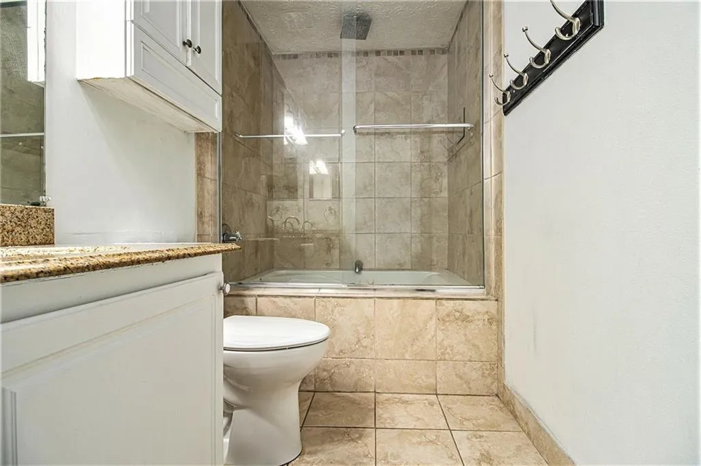 5143 Roswell Road Unit 8, Atlanta, Georgia 30342, 2 Bedrooms Bedrooms, ,1 BathroomBathrooms,Residential,For Sale,5143 Roswell Road Unit 8,7682883