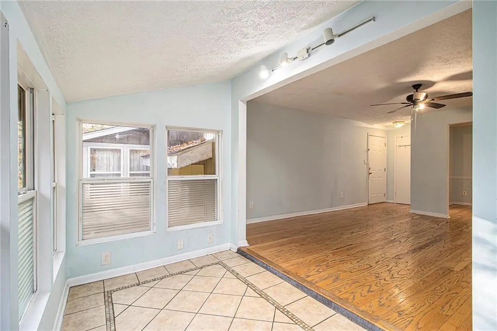 5143 Roswell Road Unit 8, Atlanta, Georgia 30342, 2 Bedrooms Bedrooms, ,1 BathroomBathrooms,Residential,For Sale,5143 Roswell Road Unit 8,7682883