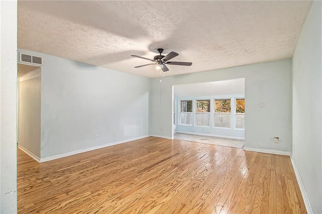 5143 Roswell Road Unit 8, Atlanta, Georgia 30342, 2 Bedrooms Bedrooms, ,1 BathroomBathrooms,Residential,For Sale,5143 Roswell Road Unit 8,7682883