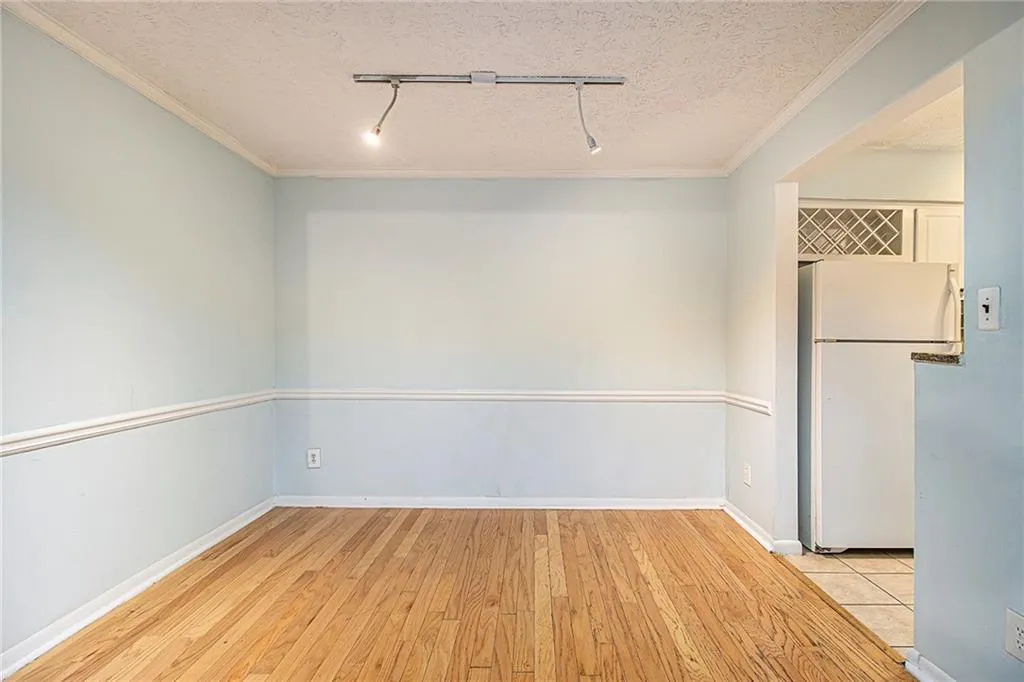 5143 Roswell Road Unit 8, Atlanta, Georgia 30342, 2 Bedrooms Bedrooms, ,1 BathroomBathrooms,Residential,For Sale,5143 Roswell Road Unit 8,7682883