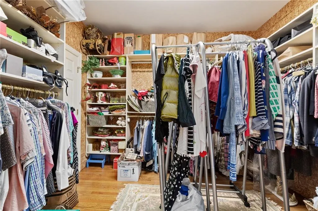 374 Caruso Court, Sandy Springs, Georgia 30350, 5 Bedrooms Bedrooms, ,6 BathroomsBathrooms,Residential,Sold,374 Caruso Court,6684749