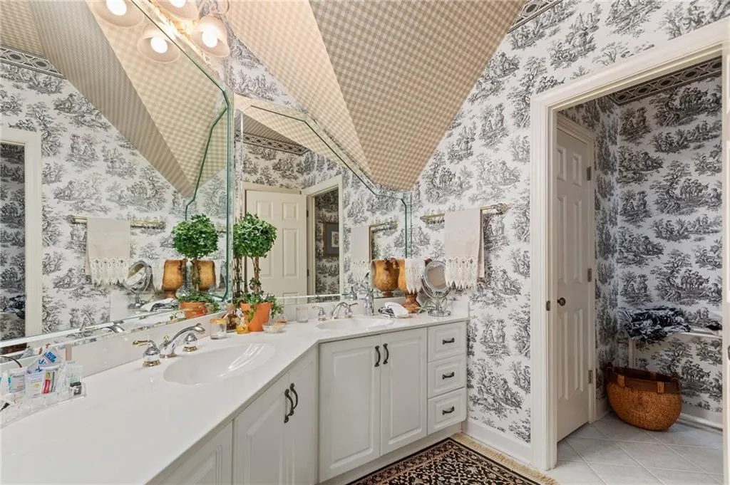 374 Caruso Court, Sandy Springs, Georgia 30350, 5 Bedrooms Bedrooms, ,6 BathroomsBathrooms,Residential,Sold,374 Caruso Court,6684749