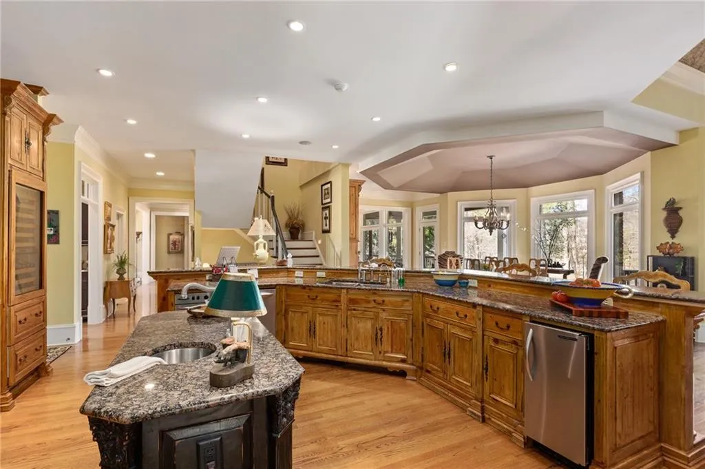 374 Caruso Court, Sandy Springs, Georgia 30350, 5 Bedrooms Bedrooms, ,6 BathroomsBathrooms,Residential,Sold,374 Caruso Court,6684749