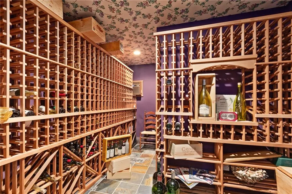 374 Caruso Court, Sandy Springs, Georgia 30350, 5 Bedrooms Bedrooms, ,6 BathroomsBathrooms,Residential,Sold,374 Caruso Court,6684749