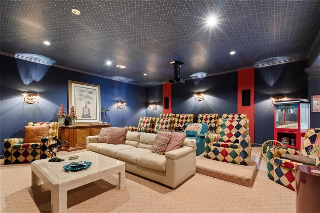 374 Caruso Court, Sandy Springs, Georgia 30350, 5 Bedrooms Bedrooms, ,6 BathroomsBathrooms,Residential,Sold,374 Caruso Court,6684749