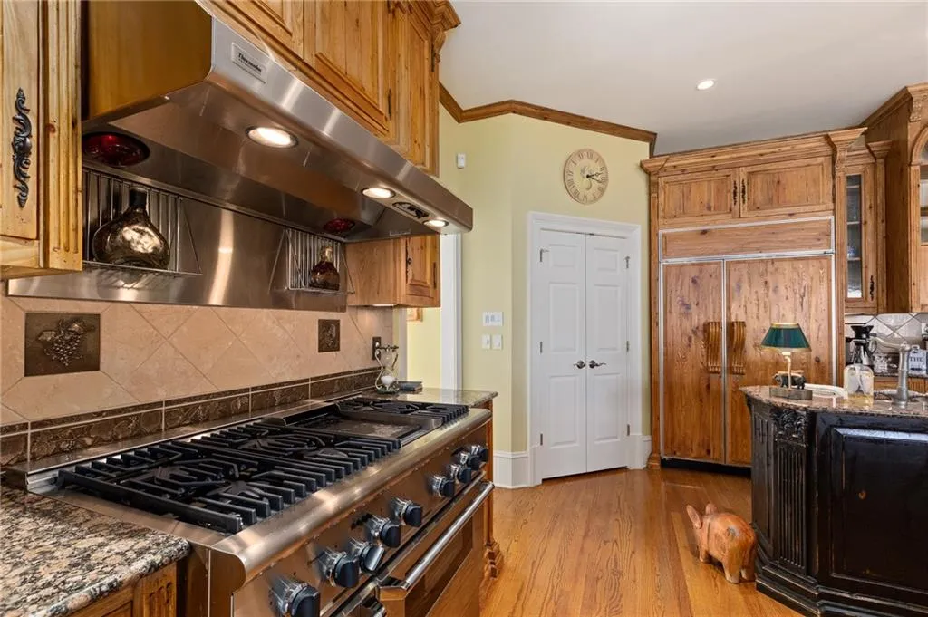 374 Caruso Court, Sandy Springs, Georgia 30350, 5 Bedrooms Bedrooms, ,6 BathroomsBathrooms,Residential,Sold,374 Caruso Court,6684749