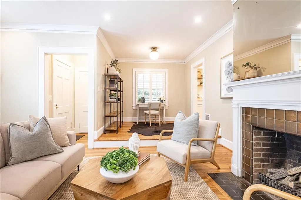 224 Peachtree Way Ne, Atlanta, Georgia 30305, 3 Bedrooms Bedrooms, ,3 BathroomsBathrooms,Residential,For Sale,224 Peachtree Way Ne,7629334